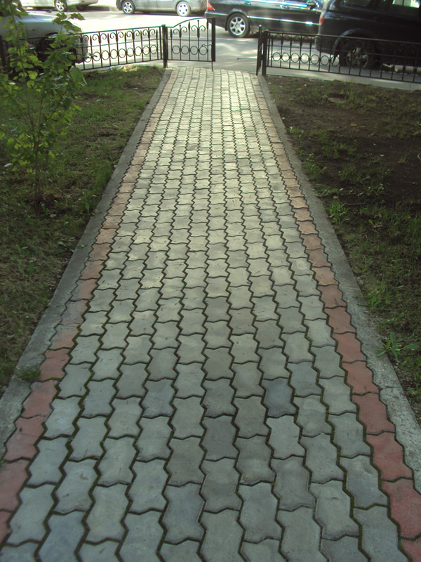 Мощение дорожек с подготовкой основания для авто