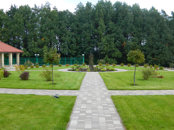 Мощение дорожек с подготовкой основания для авто